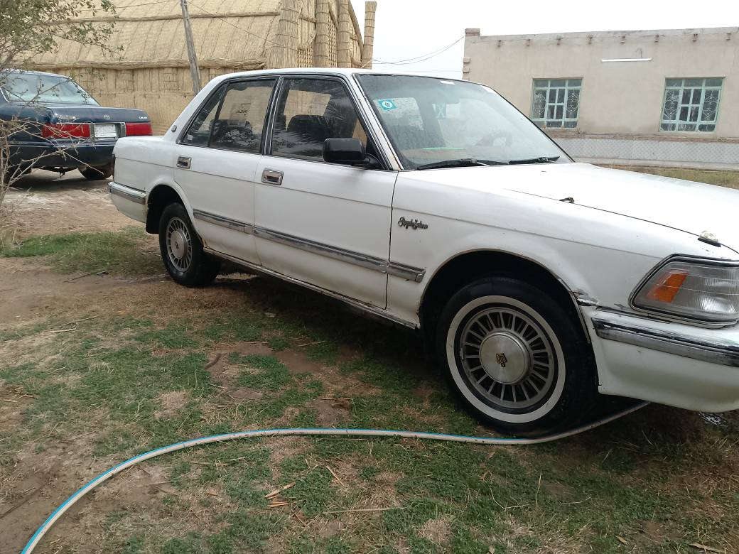 سلام عليكم للبيع سيدان موديل 88 رقم دولي بغداد تايرات جدد حداديه جديده تبريد شغال سنويه مجدده 2030 مصبوغه حزام مكفوله من نقل الجثه والعيب الشرعي مكينه وكير مكفول السعر 45 وبيها مجال قليل العنوان ذي قار الغراف  لاستفسار الاتصال على الرقم ***********
