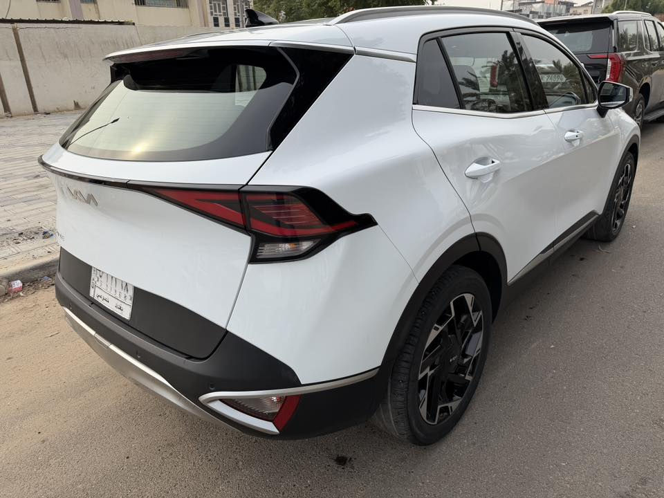 للبيع سبورتج لون ابيض خليجي ماشه 38 الف  جديده اي نقص مابيه مواصفات بصمه ويل كب حساس امامي وخلفي  تحكم استيرن المواصفات  واضحه بالصور بيه تكحيل كارت وبارد على كد شبر كما موضح بالتقرير  رقم بغداد
رايده 21300دولار 
موقع السياره حي الجامعه 
للاستفسار ***********
