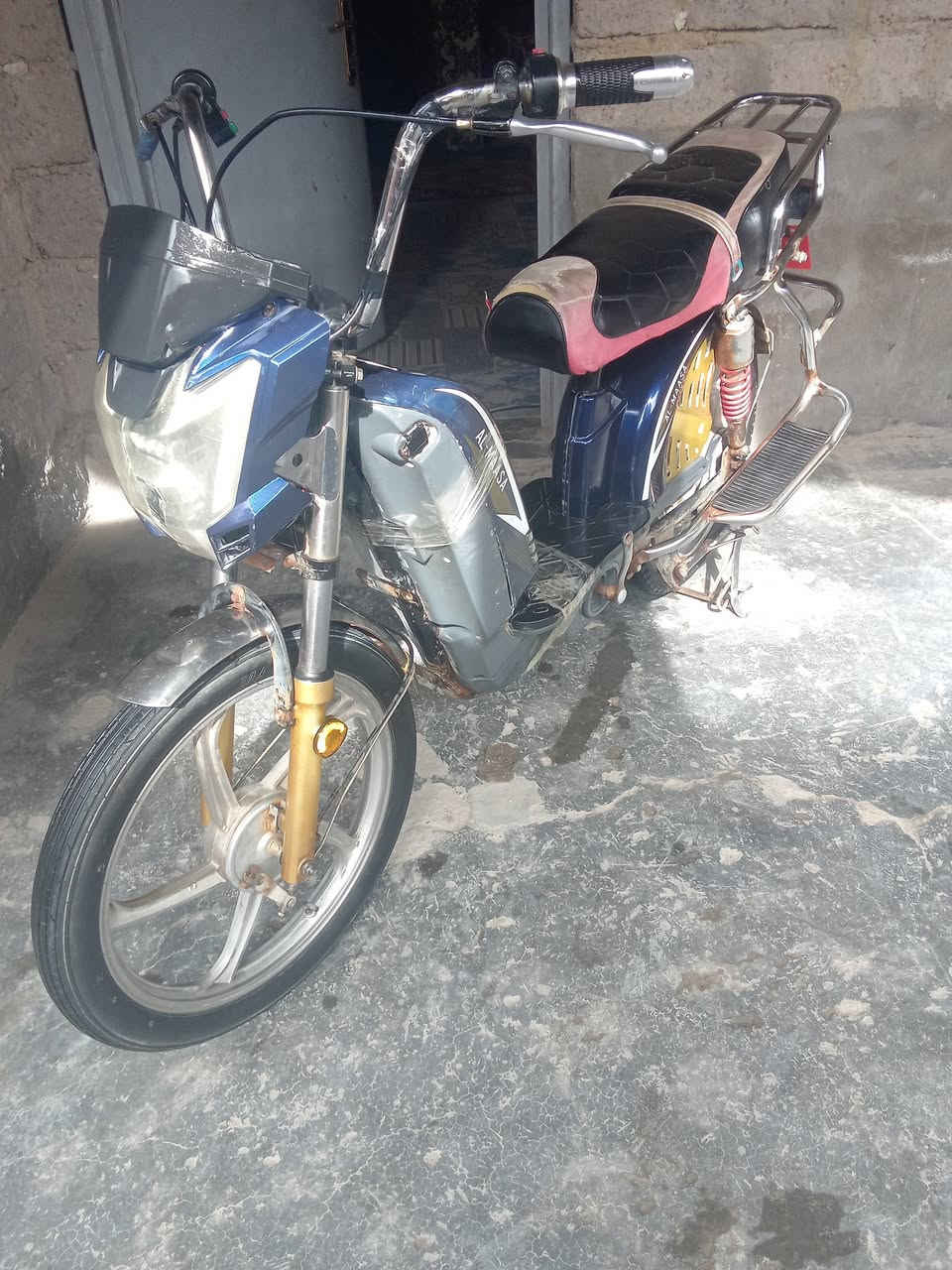 السلام عليكم للبيع شحن زنكو بطاريات جدد فول 10 عل فحص سعر 300 وبي مجال للطيبن


**إذا كنت صاحب هذا الإعلان وتريد حذفه لأي سبب، رجاءا أرسل رسالة إلى الدعم الفني**