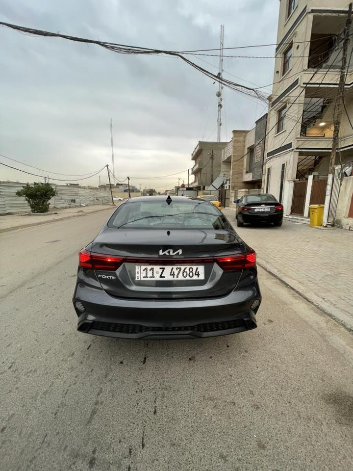 سلام عليكم فورتي موديل 2023 وارد امريكي بدون قطرت صبغ حادثه ربع البنيد ومصلح بارد بدون تبديل بدون صبغ كير محرك كفاله عامه ماشيه 19 دخول جديد ترقيم جديد سياره جهزه وجديده بمعنه الكلمه دوشمه عام عارضه 155 وبيه مجال رقمي ***********  مكاني بغداد الدوره
