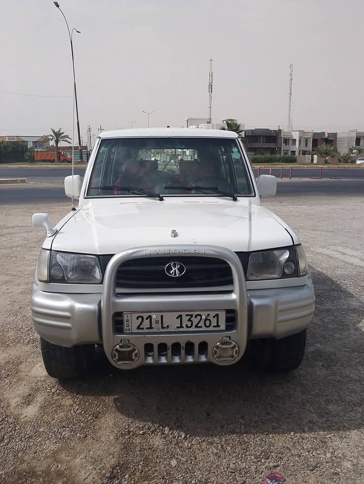 السلام عليكم   للبيع او المراوس حسب القناعه
هونداي كالوبر 2003 سته سلندر سبع راكب دبل كير داخل احمر كير ومحرك وصدر جدد تخم تاير جديد كهرابائيات جاهزه تبريد 3 قطع تدفئه وتبريد جاهزات جام كهرباء رقم دولي منضومه زنون للبيع او المراوس.   العنوان الرمادي ال سبعه كيلو للاستفسار هاتف ***********
