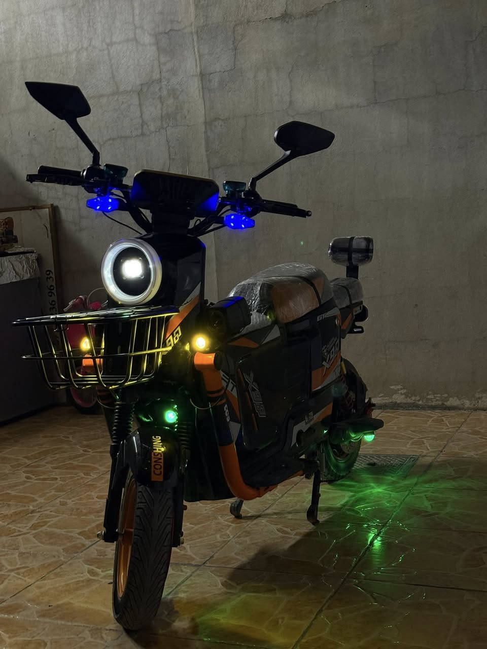 دراجه شحن x900 لوك 5 بطاريات سعر 375 الف بي مجال لشراي رقم ***********
