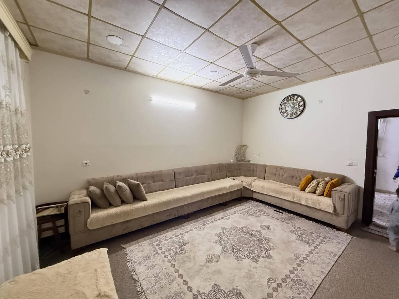 کۆدی ڕیکلام•259•

ناونیشان/📍/  کەلاری نوێ

~~~~~~~~~~~~~~~~~~~~~~~

🏡خانوو بە #رووبەری١٦٠م

🔹جیگایەکی خۆشی هەیە

🔹بە نرخی زور گونجاو

🔹 فوول کاشی

🔻ژووری میوان 
🔻هۆڵ
🔻ژووری نوستن 
🔻چیشتخانە
🔻مشتملات

~~~~~~~~~~~~~~~~~~~~~~~~

💭بۆ زانیاری زیاتر کۆمینتک بکە

                             
•
•
•

⚜️بۆ زانیاری زیاتر پەیوەندی بـکـە⚜️

☎️*********** 
☎️*********** 
☎️***********
