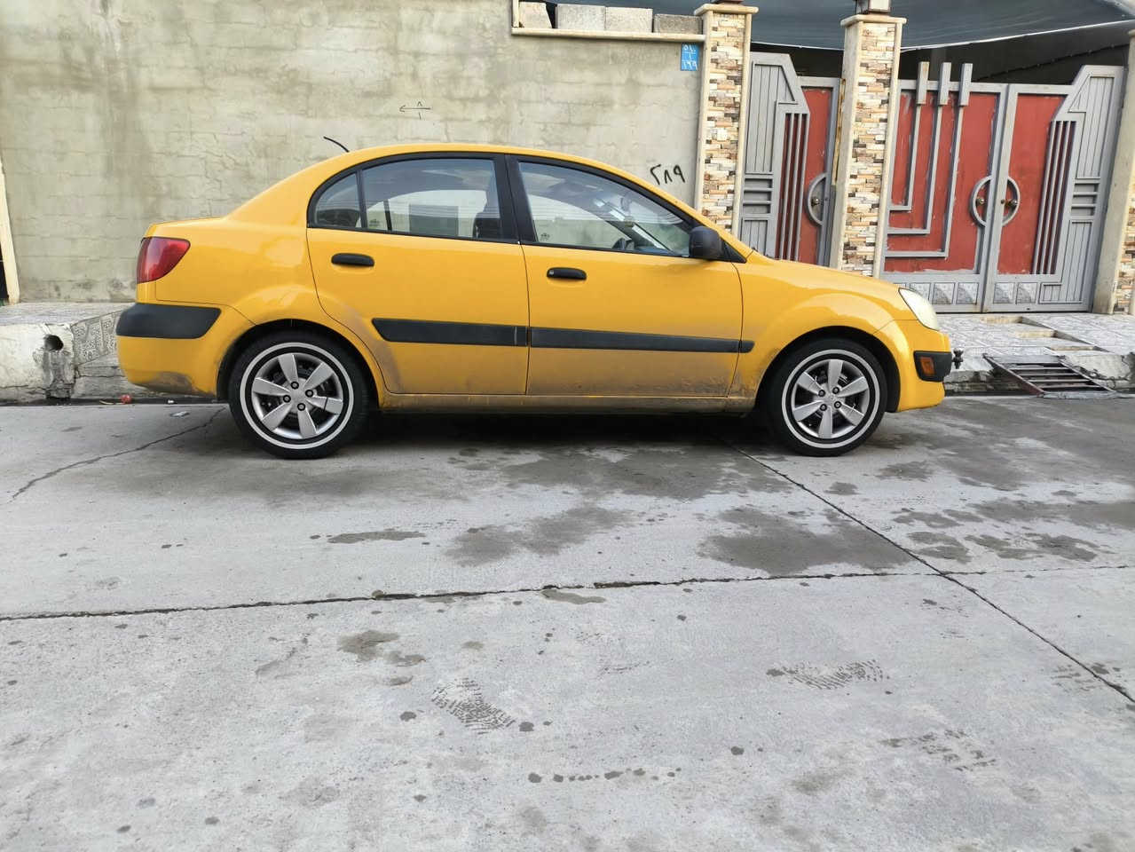 كيا ريو 2009 أمريكي 
كير توماتيك 
سيارة جاهزه 
رقم ديالى باسمي تتحول بالموصل 
السعر 85 تواصل على الرقم ‭0773 699 7923‬
