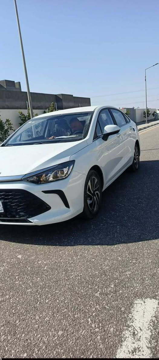 للبيع سياره بايك حره تترقم في جميع المحافضات
..BAIC U5 PLUS
 موديل .2026 زيرو 300كيلومتر 
حره 
مواصفات فول ضمان ٣ سنوات من الشركة 
بدن الماني ومكينه وكير ياباني دوش 

تحديد مسار
مثبت سرعة 
حساسات 360
كامرات 360
رؤيه محيطيه تنبيه مركبات جانبي
كشاف ضبابي 
مانع انزلاق 
كشنات جلد نابا الماني نفس المرسيدس 
تحكم كهربائي بكرسي السائق 
ارباكات امامي وخلفي 
محرك  تنفس طبيعي ميتسوبوشي ياباني 
هند بريك كهربائي 
جام كهرباء 
مثبت سرعه 
السعر 125  وبيها مجال للشراي
***********
