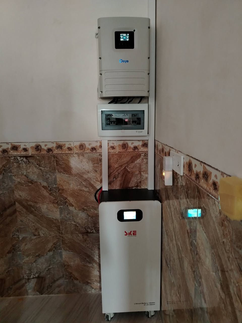 إنجاز جديد من شركة الحجاب للطاقة الشمسية ✨
📅 بتاريخ: 2026/3/13

تم تنصيبها للأخ (داود رجب رمضان )
في الشرقاط 📌

    ⚡بقدرة ⚡

16-امبير نهاري ☀️
15_ امبير ليلي 🌕 

🔋 بطارية ليثيوم 15 كيلو من شركة SKE
▪️ عمر افتراضي طويل وأداء ثابت
▪️ أمان عالي وكفاءة ممتازة #ضمان 5 سنة
------------------------------------------------------
⚡ انفيرتر 6 كيلو جناحين (Daya)
▪️ أداء قوي وتحمل عالي للأحمال
▪️ مناسب للربط مع بطاريات الليثيوم BMS
    
-------------------------------------------------------
☀️ 8 ألواح شمسية  
▪️ كفاءة عالية في توليد الطاقة
▪️ أداء ممتاز في الأجواء الحارة
▪️ جودة عالمية #ضمان 15 سنة
--------------------------------------------------------

📞 للاستفسار والحجز:
***********

شركة الحجاب للطاقة الشمسية
ثقة • جودة • ضمان
