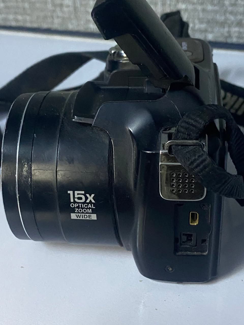 كامرة نيكون cool pexL100 الوضع شغالةلكن شاشة مكسورة ابيع كوم حديد سعر 15 الف ***********

