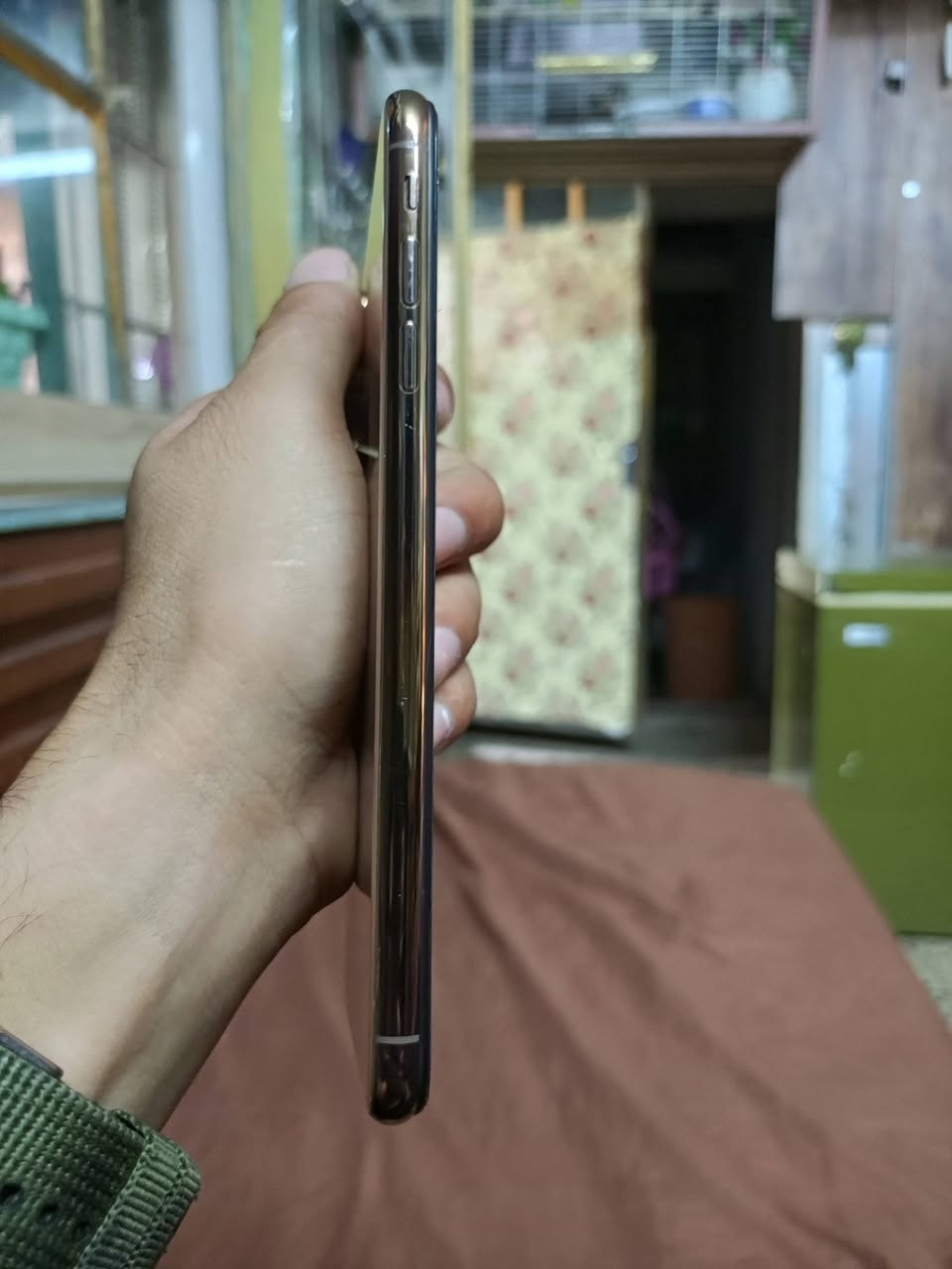 ***********
اكس ماكس لون ذهبي ذاكرة ٢٥٦
مبدل فقط بطارية ٩٣ فيس ايدي متوقف 

الباقي كلة شغال سعر ١٥٠ وبي مجال مكاني مدينة الصدر
