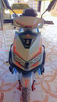 دراجة كلش نظيفه  فقط تحتاج ٣ بطاريات  السعر ٥٥٠  ٠٧٨٠٤٩٧٦١٥٠