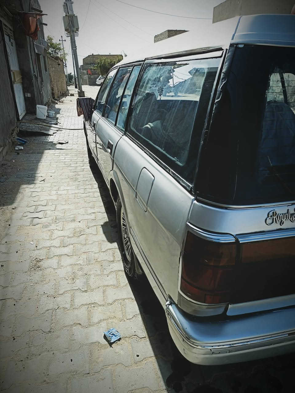 سلام عليكم كراون سيدان اسديشن للبيع سيارة
مكفوله مضرب أو كصه 
كفاله عامه تبريد ثلج 
مكينه ونجي ناعم تخم تاير 
مصبوغة صبغة عامه
62 اوبيه مجال موجود ماسنجر 
رقم ***********
