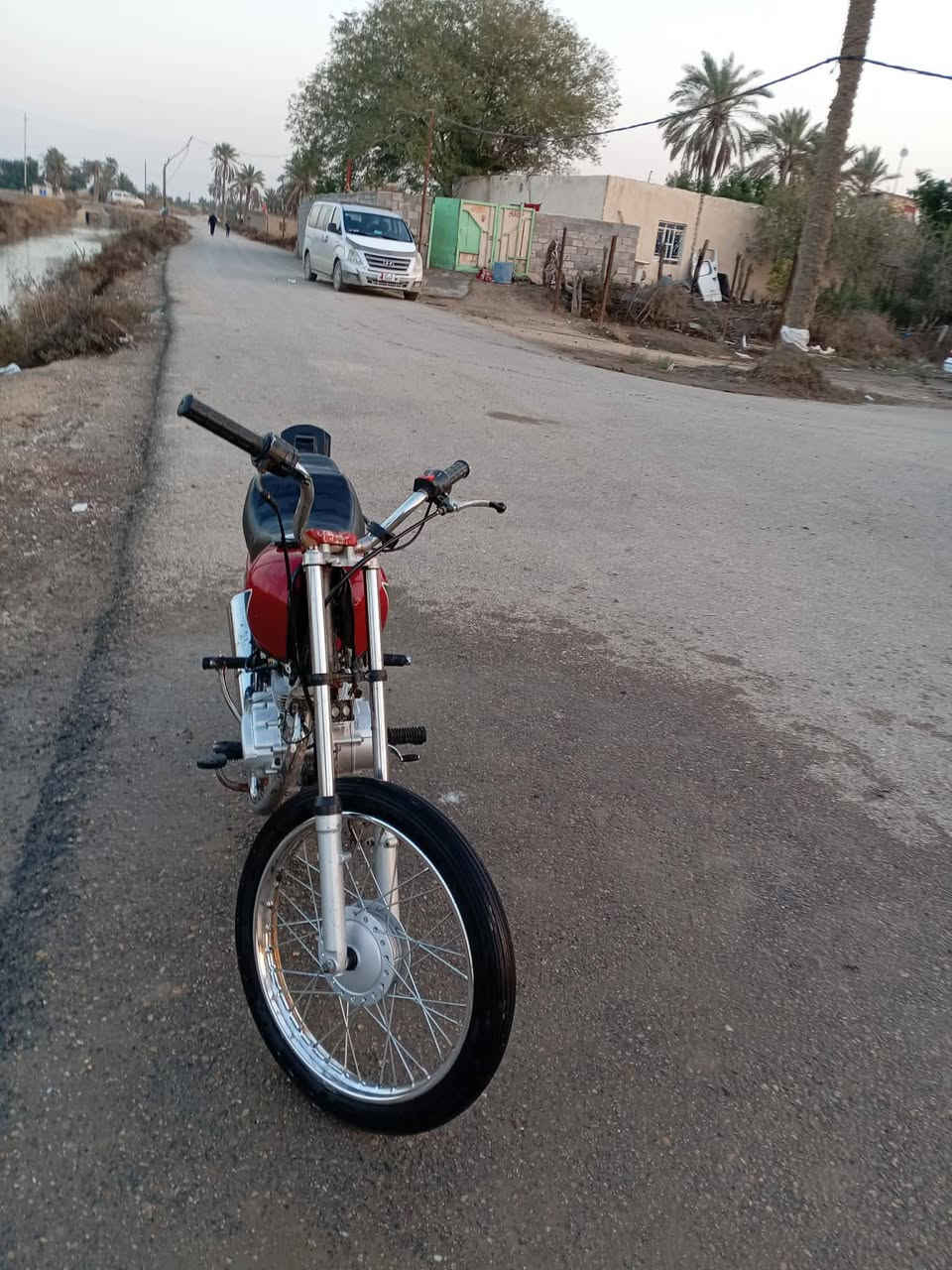 السلام عليكم دراجه للبيع. نظيفه ما عوزه شي. أدوات. سعر 500وبيها مجال قليل. مكان ناصريه سوق الشيوخ. رقم الهاتف :***********

