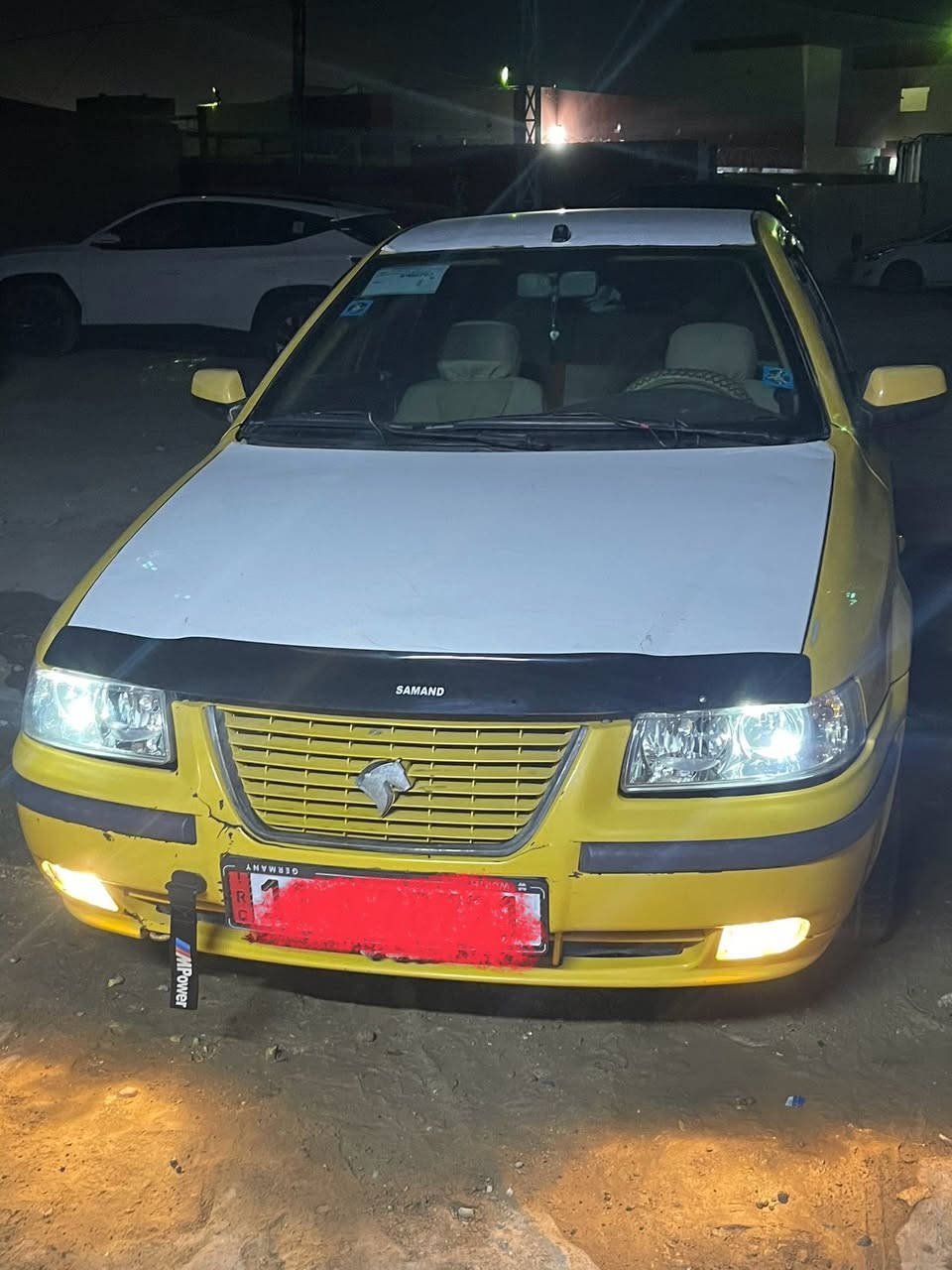 السلام عليكم سمند للبيع موديل 2011 رقم بغداد دولي  تبريد ثلج مكينه تنقص  كل15 يوم لتر مكينه فرنسي كهربائيات كلها شغاله كير جديد تخم تاير جديد صدر جديد باتري جديد رايدها 25 قفل *********** واذا اكو مراوس بافبو انطي فرق
