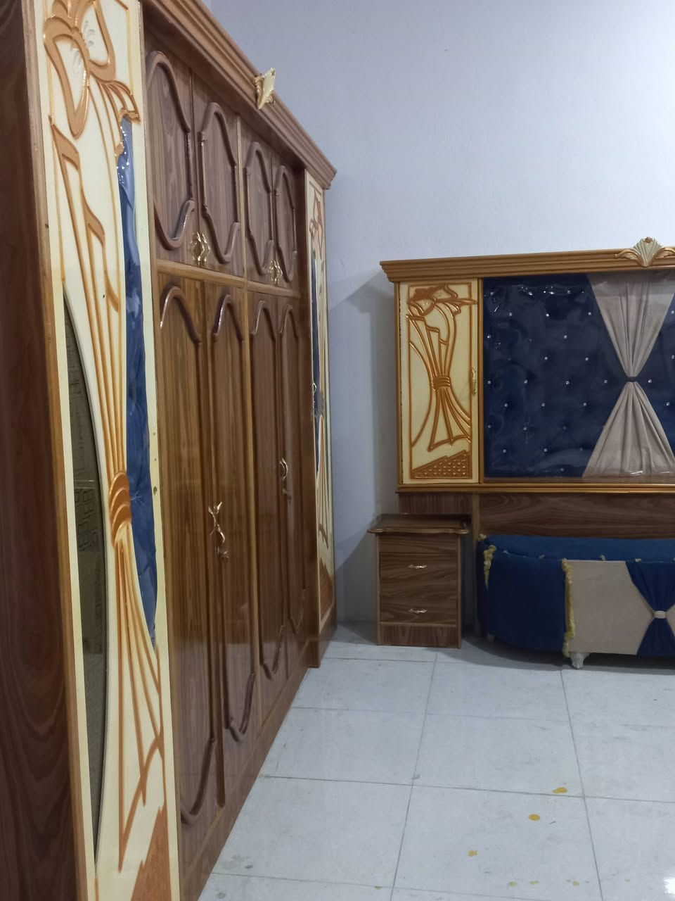 غرفة نوم صاج عراقي للبيع السعر 1100 وبي مجال العنوان الرمانه قرب الجسر للاستفسار الاتصال على الرقم ***********
