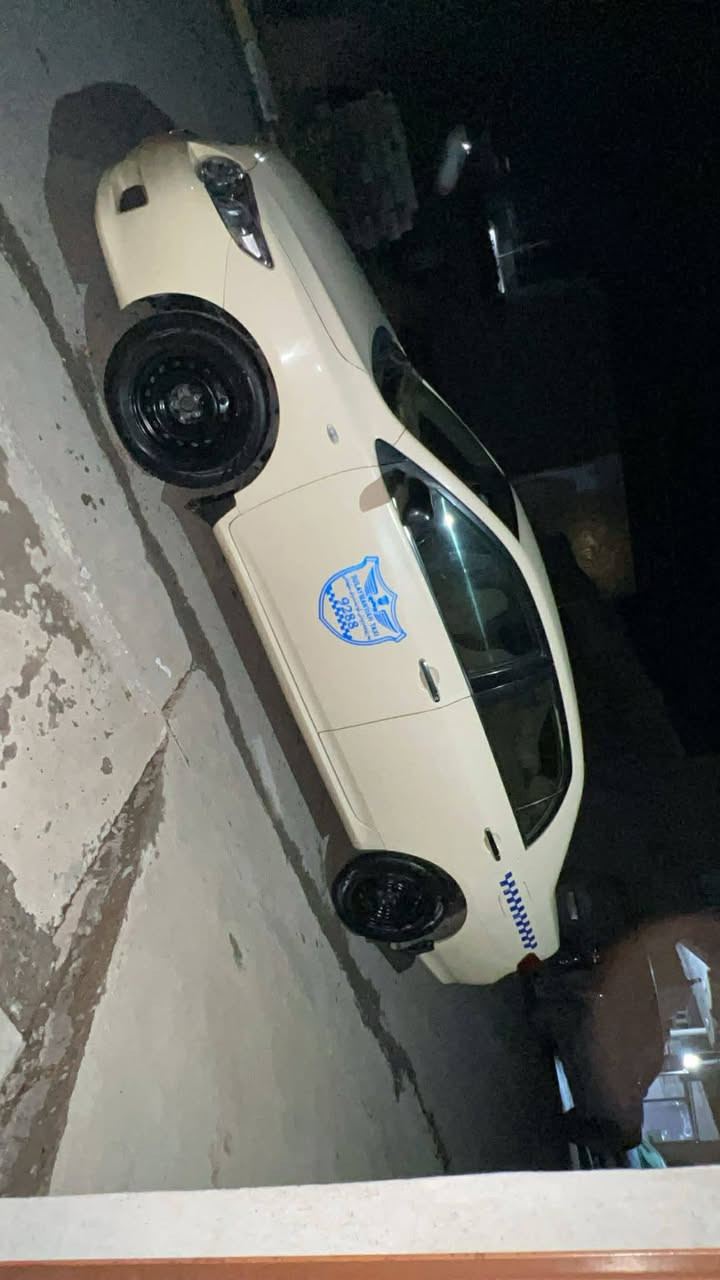 توێتا کرۆلا 2010 سۆنەرەکەیم داناوە گێڕ و مەکینەی بەشەرت تەقەوڕەقەی تیانیە زۆرجوانە ماڵی کەسابەتە ژ.م***********
