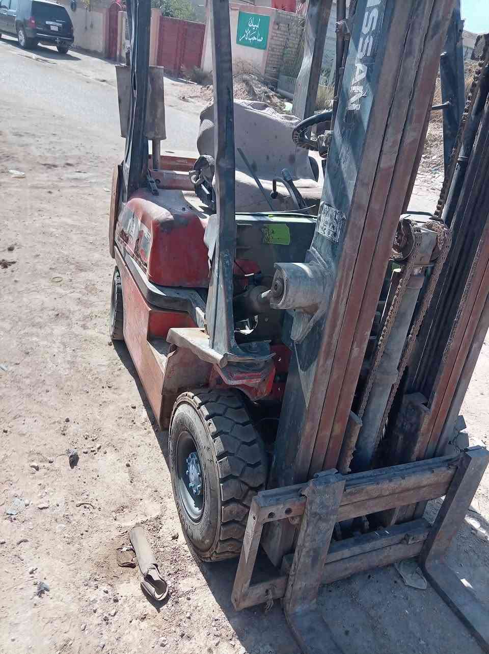 السلام عليكم رافعه نيسان طن و 800محرك كاز كير اوتماتيك 3سلايت 3حركات جب حاويه محرك كيررفع بشرط بابل الشوملي ***********
