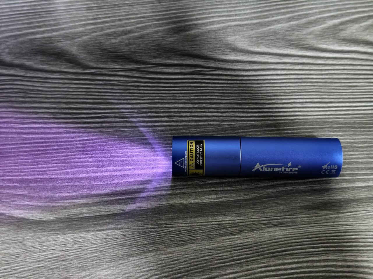 لايت Alonefire SV66-395nm.  اشعة فوق البنفسجية
UV 
الطول الموجي: 395 نانومتر.   شحن تايب سي


**إذا كنت صاحب هذا الإعلان وتريد حذفه لأي سبب، رجاءا أرسل رسالة إلى الدعم الفني**
