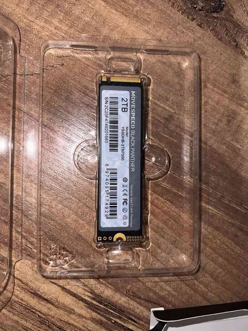 هارد ماركة MOVESPEED حجم 2TB سرعة ٧٠٠٠ الف 
جديد لوك سعر ب ٢٥٠ الف 

*********** واتساب ✅
