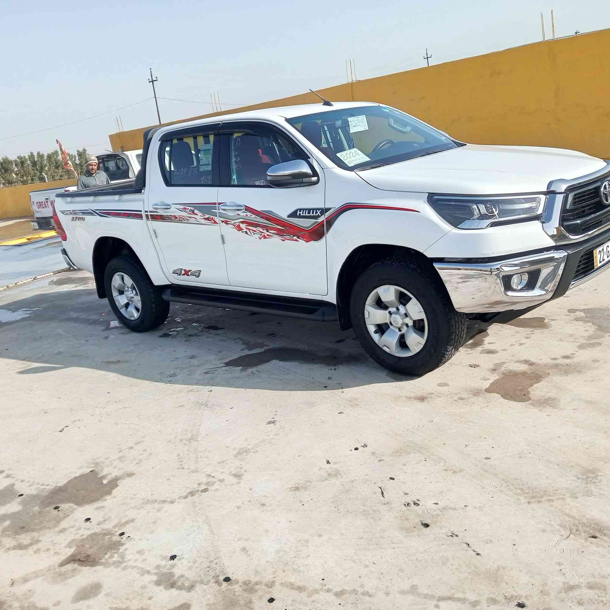 سلام عليكم بيكم هايلوكس البيع موديل 2024 مكفوله كفاله عامه ماشيه 40 سياره خت زيرو ***********
