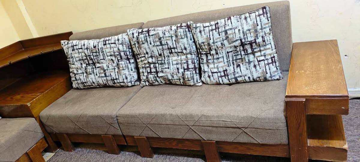 قنفات ديوان تركي  8 نفر  مع طبله وسطيه بحالة جيدة 
ب 300 ألف  ✅ وبيها مجال 🟢

البصرة 
التواصل عبر الواتساب 
***********
