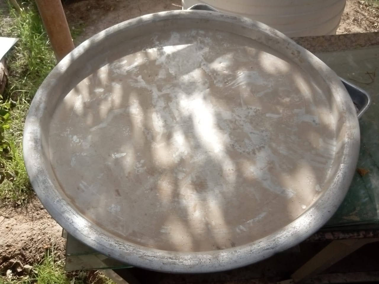 السلام عليكم متوفر فرن وغراض معمل حلويات كاملة للاستفسار اكثر ***********
