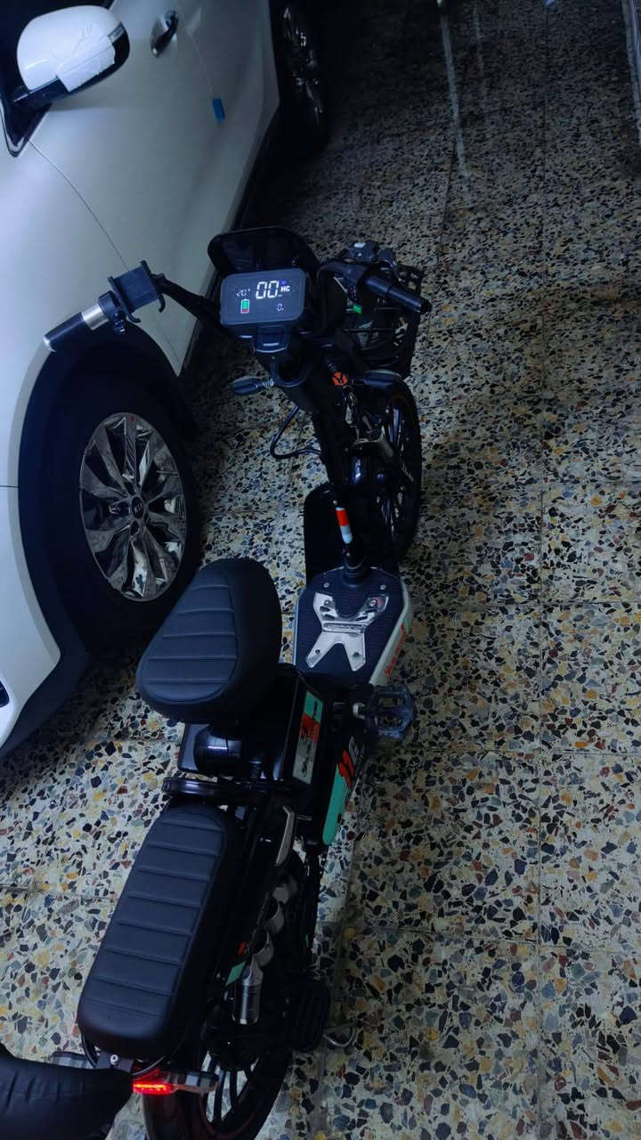 السلام عليكم
بايسكل شحن نضيف مستخدم شي قليل جدا تشغيل بصمة وسويج بطاريات ٤ دبل فول مواصفات كهربائيات شغالة السعر ٣٧٥ ألف وبي مجال رقم الهاتف ***********
