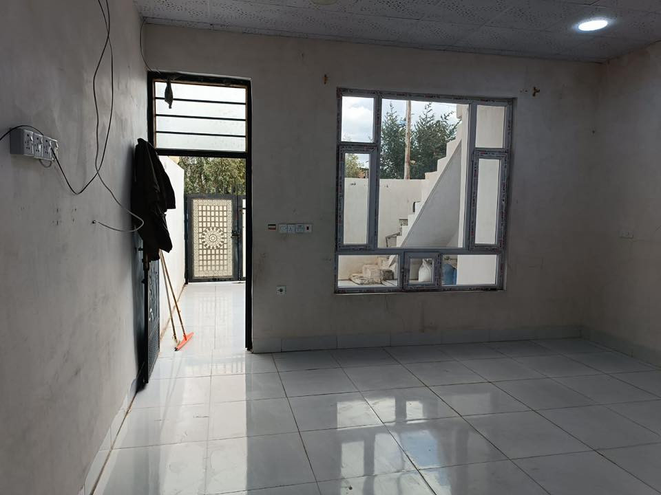 دار للبيع بناء حديث وبسعر مناسب المساحة100مترطابق واحد العنوان الاسرى والمفقودين قرب دور السكك البيت مالية وخلفه طابو وعلى اليمنه واليسره طابو ايضا للاستفسار ***********
