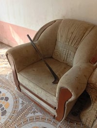 تخم للبيع اربع كراسي وقنفتين 07733752526