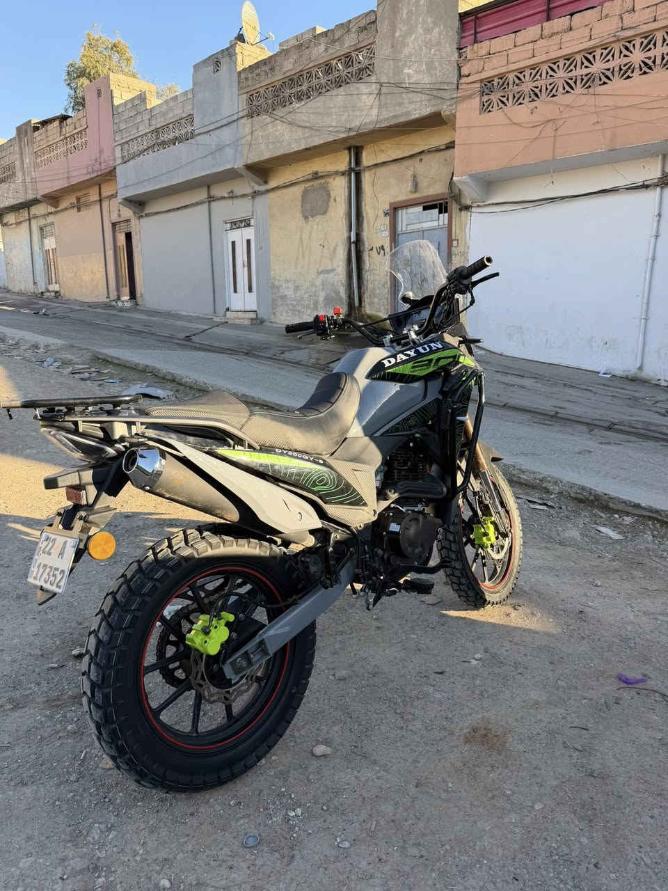 دافنجر 300cc للبيع شكل جديد دراجه موديل 2026رقم انكليزي وسنويه تحويل ثاني يوم دراجه كفاله عامه بس من عده هاي لكسر لي بل دشبول ميثر دراجه ماشيه6000 الف بعدها زيرو كفاله عام شرط تحويل سعر لمطلوب 3500 ملاين ونص وبيها مجال بسيط ترهم بل قسط *********** وبقيه الغراض لمرايه ول اشاير موجودات بس ضامهن
