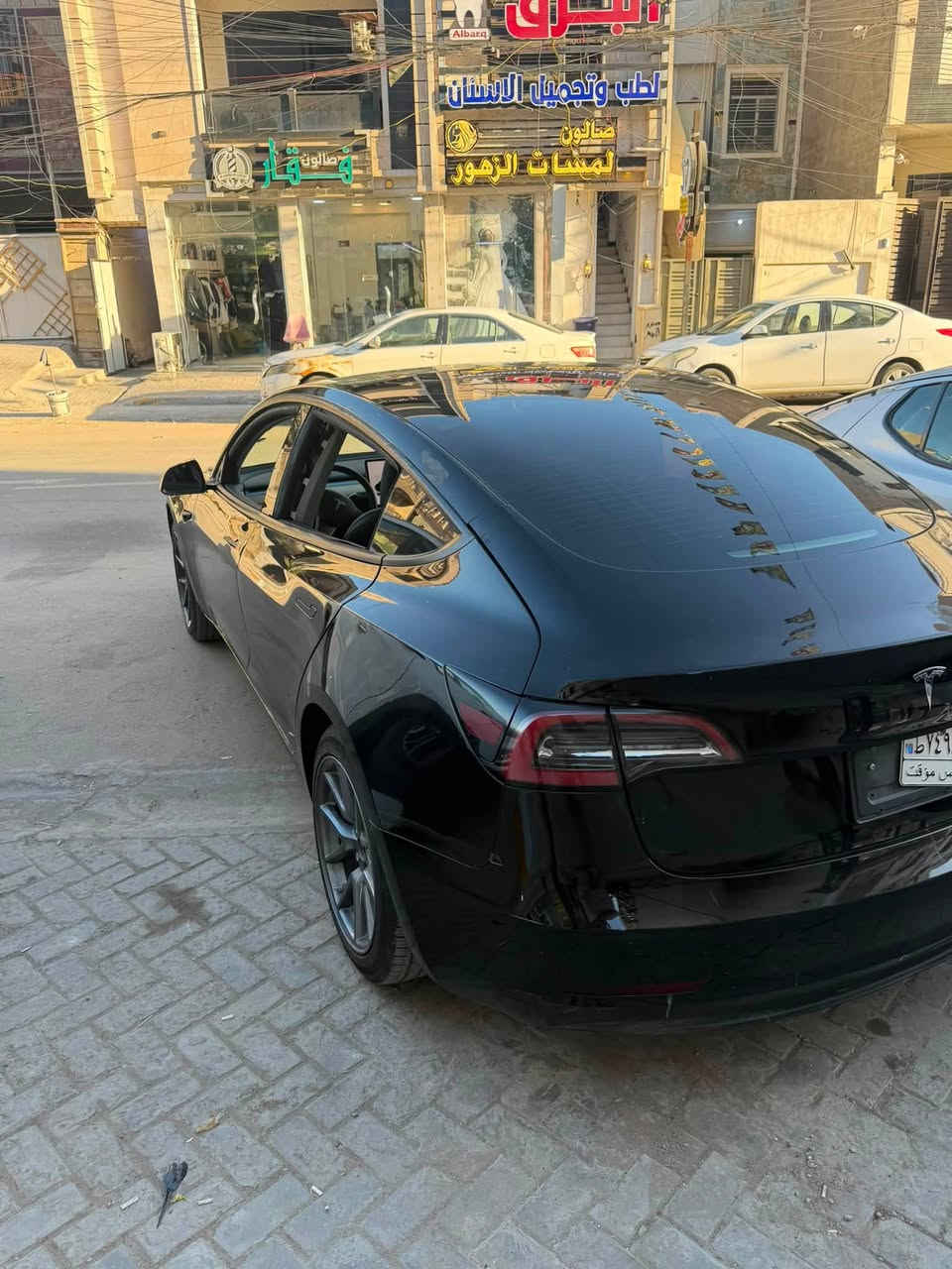 تسلا 2023 اونلاين سعر 110 قفل قفل
ماشيه 14 الف اونلاين السياره
بيها نقوصات بسيطه تكلف اقل من 400 دولار 
بطاين دروعه كله موجود وياها بس تشدهن 
مكاني بالاسكان 
***********
