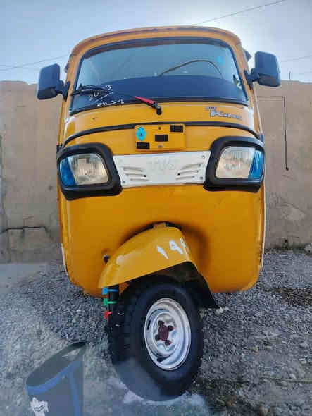 سلام عليكم تكتك الفين 20 رقم واسط مكفوله بس دوس معمره سعر خمسه ونص وبيه مجال ***********
