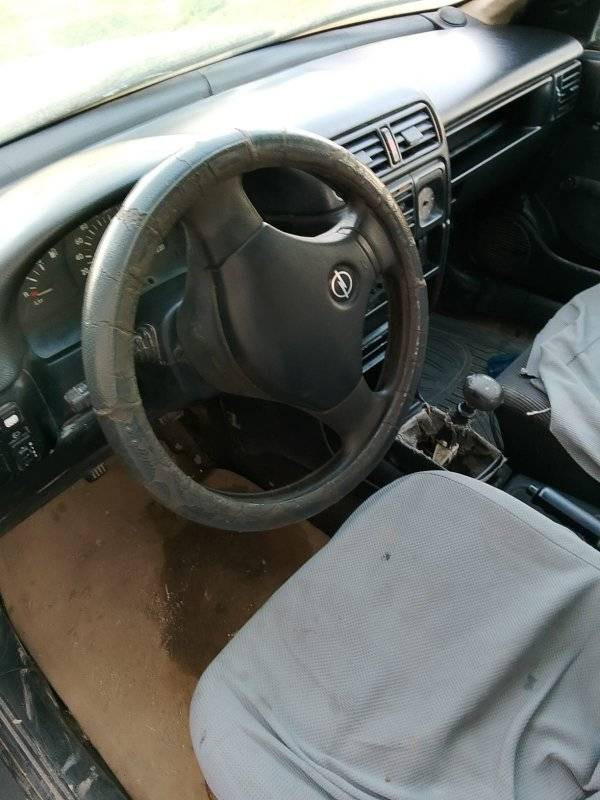 سلام عليكم وبل ورث سياره جاهزه كير محرك حداديه تخم تاير مكفول سعر18.  ***********
