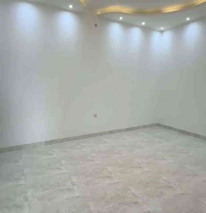 #للايجار 
بيت حديث  تجاري ركن موقع مميز في الساعي 
طابقين يحتوي على 3غرف صاله عدد2 استقبال مطبخ مجموعه صحيات مع درج خارجي السعر مليونين 
***********
***********
المهيمن للاستثمار العقاري
