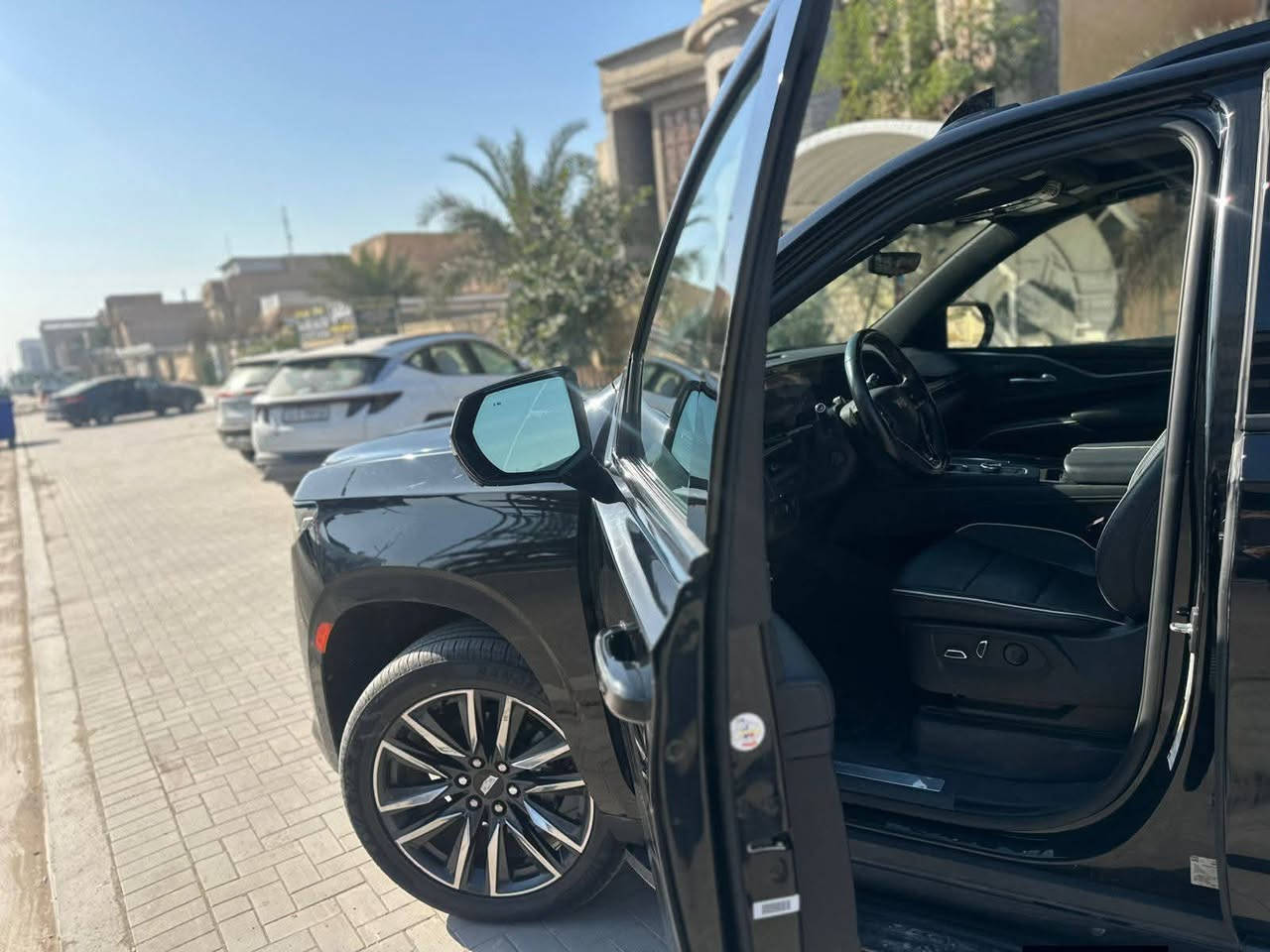 كدلاك  سكاليد شاص طويل
 الفخامه ولاناقه والجمال ؛

CADILLAC , ESCALADE ,SUV, SPORT' 

وارد أمريكي  مكفوله كفاله عامه 

مكينه 6.2L 

الموصفات  

36 سماعه 

جنطه ذكيه 

تشغيل بعد 

تحكم 

توقف ذاتي 

مري شفط 

تشغيل بعد 

كشنات تدففئه تبريد 

موديل 2022 دخول جديد 

ماشيه 37 ميل 

غراضها عددها كله بيه السياره مكفوله 

شرط الفحص فقط شخطوط باجاملغ السايق اثر النقل من امريكا بسيط جداً ومعدل بارد BDR 
رقم صاحب سيارة .   ***********
