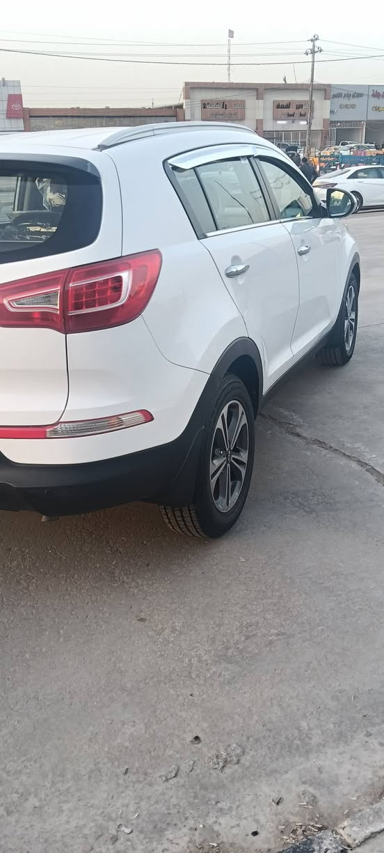 سبورتج خليجي 2011 بيه مكانات صبغ بدون فتح أو ضربه أو دواخل أو تبديل سياره ماشيه 90حقيقي مكينه جديده شرط صدر جديد بسمي سنويه رقم دولي سعرها 128وبيه مجال حك جيه تخم تاير جديد سياره مال جناي جديده  مابيها اي نقص ***********بغداد سونر مرفق مع صور
