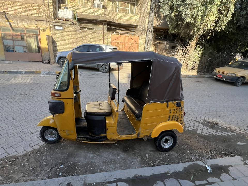 سلام عليكم تكتك للبيع موديل 2020 شهر 10 
لون اصفر ( أوراق ) 
السعر 3 ونص وبيهه مجال 

***********
