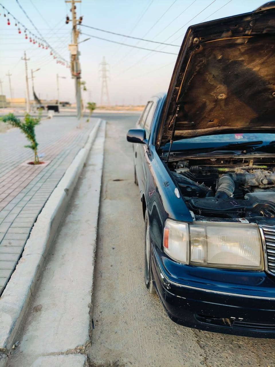 سلام عليكم سياره راس الثور تكم مديل 2000كفاله كص ونقل رقم بصره سنويه 26 بعد مامنتهيه مكينه 3000VVT مكاني قرنه بني منصور مزرعه رقم *********** رقمي ***********
