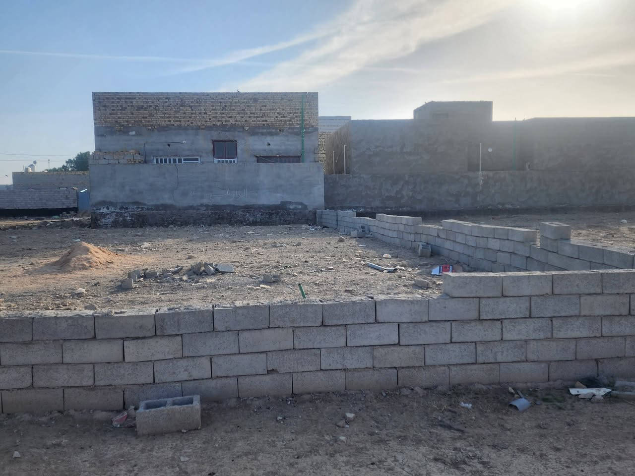 ,عرصه للبيع
 مساحه 600متر ركن مربعه  سند 25 مداور بأسم المشتري  مشموله بالتطويب  اذا تريد 200متر هم ينباع منه
العنوان البو جاسم خلف الحضاره نزلة أسواق الجود 
الاستفسار أتصل  ***********+*********** واتساب او مراسلة الصفحة ***********
