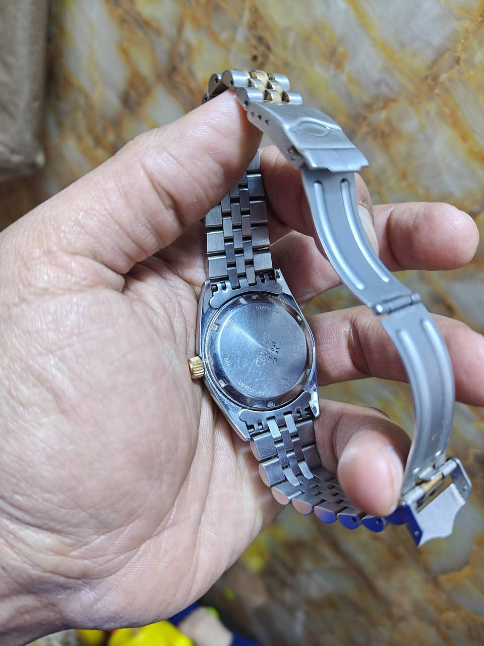 السلام عليكم للبيع اعلى سعر ابيع مكاني بغداد قرب معارض الحبيبية رقمي ***********
