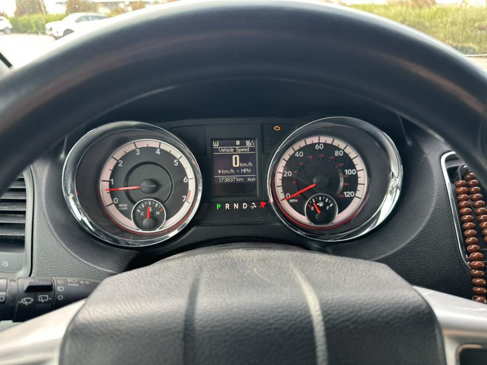 دوج
دوج كرفان2017
فول فول مواصفات واحد علا واحد
سياره جديد جديد فحس هزه سنويه كل جديد
كير محرك كل مكفول 
سياره بدون صبوخ بدون حالوب بدون شخت
سياره مال بيت سعر(178) بي مجال  
مكان اربيل ***********
