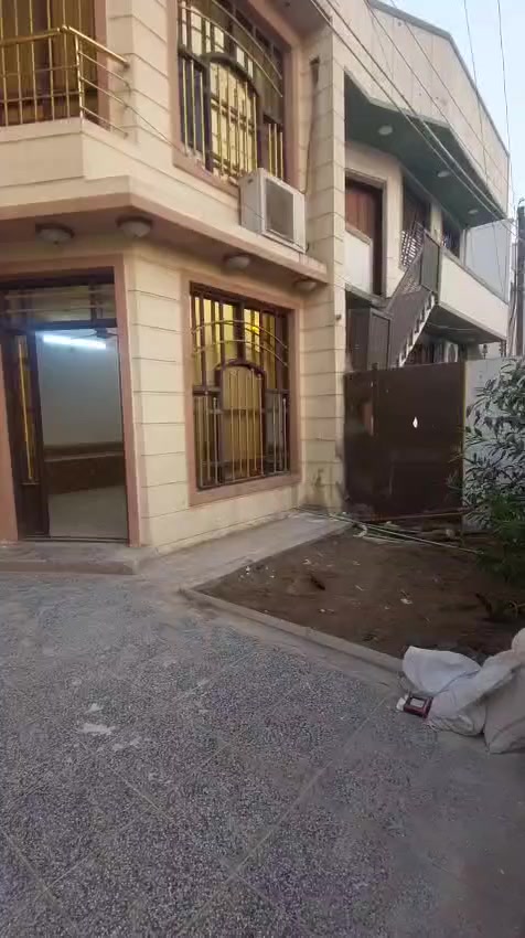 دار لليجار مساحة ١٠٠ (٣نوم وصاله ومطبخ وحمام مجهزه كونترات سبالت (القادسية قريب ساحة النسور (***********
