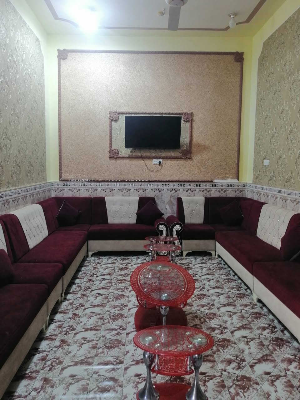 بيت البيع طابو زراعي مساحته البيت 220بيت جديد قاطين يحتوي عله 5قرف مكان لبيت قرب مطعم سبتي عله مشروع يم منصور ابو حسن رقم ***********

