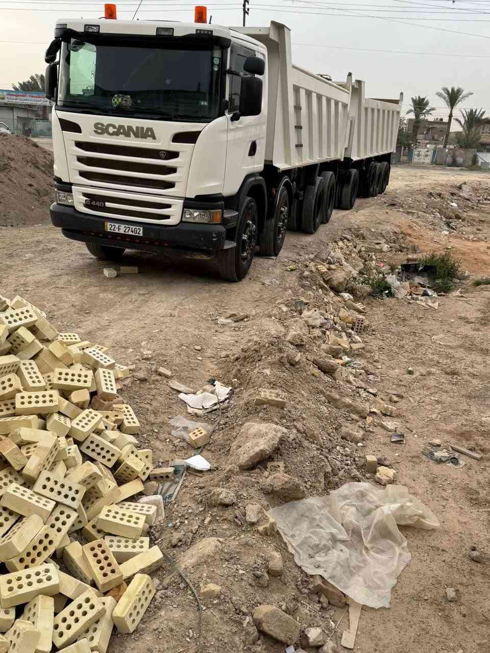 سلام عليكم 
سكانية عكرب قلاب 
موديل  2014 رقم اربيل
3 لوحات قاطره ومقطوره بأسمي
تحويل مباشر بأسم المشتري 
بدي حداديه والعربانه ذرعة 48 م
حجم المحرك 440 G خطين 
حجم الكير 1000 كلج + اوتماتيك
مجموعة  GF  ورده 
تخم تاير راس وعربانه هندي
قماره وشاصي كفاله حتى من الشخط
محرك وكير ومجموعة كفاله 
سياره جازه للشغل مابيها مصرف دينار
العنون بغداد السياحي  ***********
