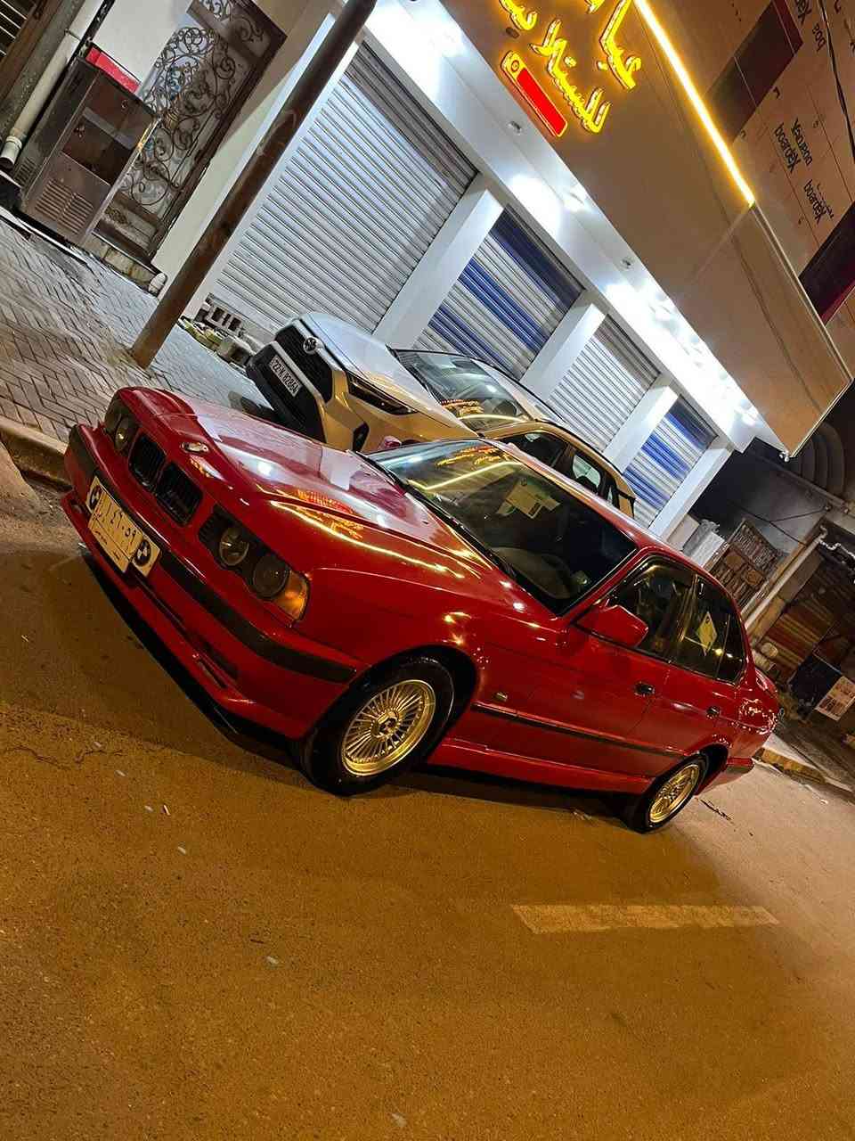 السلام عليكم  بيم اللبيع انه مكلف بل النشر بيه صبغ السياره جاهزه او حلوه مكينه كير كفاله السياره موجوده بل البصره 48 او بيه مجال انتصل عل رقم ***********
