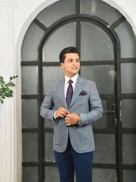 الف مبروك الزواج
حيدر الخالدي
المصور علي الشاهين للحجز ***********
