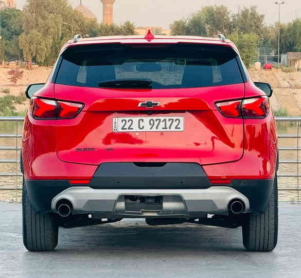 السلام عليكم 
بلايزر ٢٠٠٠ تيربو  موديل ٢٢ مراوس بتسلا 
مواصفات  LT2 فئه black adtion
السياره بدون ايرباك ماشيه 33 الف 
رقم اربيل سنويه باسمي تحويل او وكاله حاضر
مواصفات 
بصمه تشغيل 
بصمه ابواب بالكامل 
تشغيل عن بعد 
٤ انضمه قياده 
فور ويل AWD
حساسات امامي وخلفي
اناره تنبيه ع الجامه الاماميه 
هاند بريك دكمه 
تدفئه بالكشنات 
كرسي كهرباء
اطفاء ذاتي 
شاشه كبيره 
كامره خلفيه دواره 
مانع انزلاق 
تحديد سرعه 
تحكم كامل ستيرن 
ابل كار بلي 
تحديد مسار 
صندوك كهرباء 
اشاره جانبيه 
وبعد بيهة مواصفات 
الصدر بحاله جيده التايرات بحاله جيده 
تبريد ثلج سبير والجك كله موجود 
حادث بسيط بدون ايرباك  جاملغ جهة السايق والصندوك 
صور الحادث بالمنشور
مكاني بغداد الدوره 
***********
