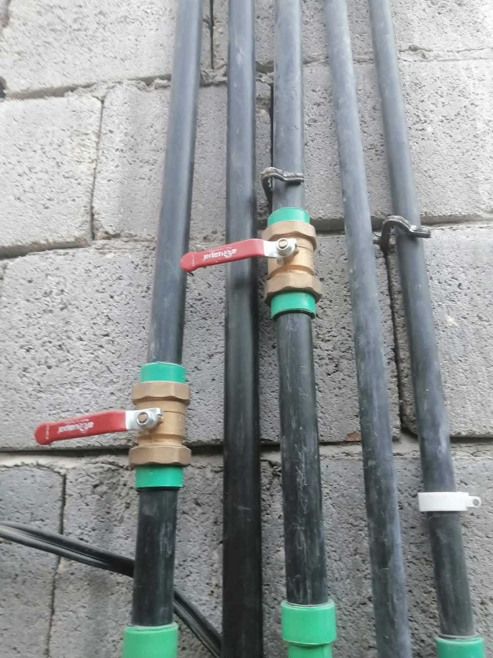 السلام عليكم نعمل على تأسيس ماء ولا كهرباء ولا مجاري شغل درجة اولي وبنسب لاسعار للاتصال على الرقم *********** والماعندة بنص القيمة وآني بخدمتك
