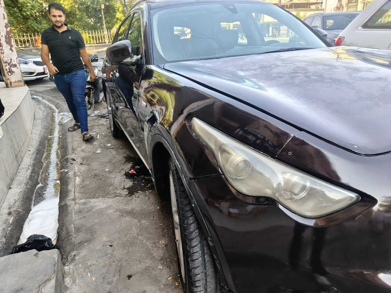 انفنتي fx35 خليجي السيارة كير ومحرك مكفولات تبريد ثلج صدر نضيف كهرباء كلها شغالة وبلاد بيها قطعتين صبغ فقط بدون دواخل السونار مرفق بالمنشور  سعرها 75 وبيها مجال سنوية بعد شهر تسقط مكانها بعقوبة ديالى
***********
