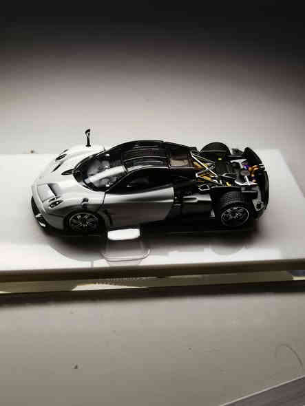 Bagani Huayra
1:64
By HKM PREMIUM 
*********** 📲
ملاحظة 🚫 ⛔ 
ذمة بركبتة الي ياخذ الصور انكسر ضهري 😭 
#tsar_store #diecast #bagani #huayra #luctury #عالم_المصغرات_والمجسمات #مصغرات #نماذج_مصغرة
