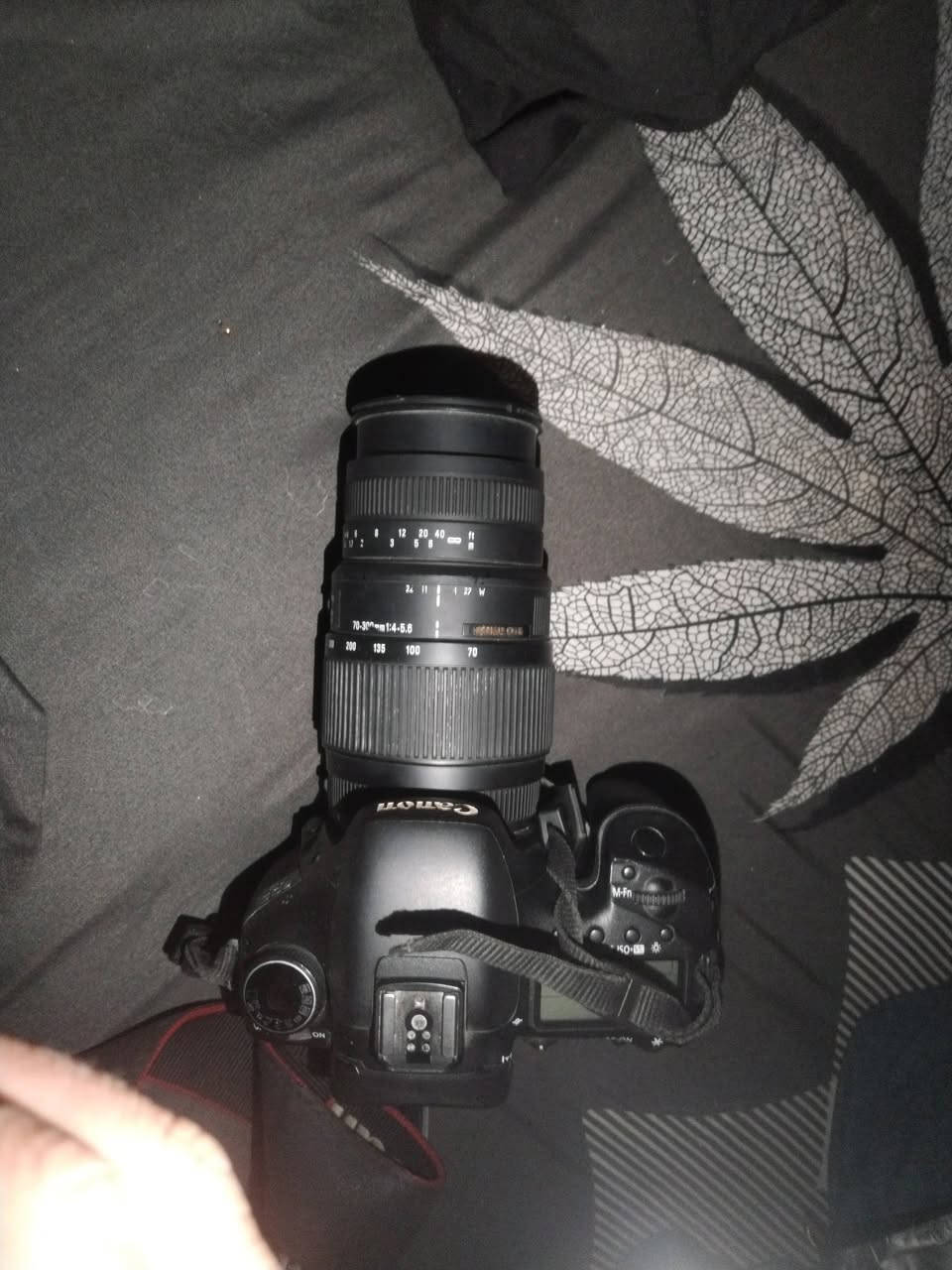 كانو D7
مع عدسات عدد 2
18 55
70_300
مع ملحقاتهه
400
***********
