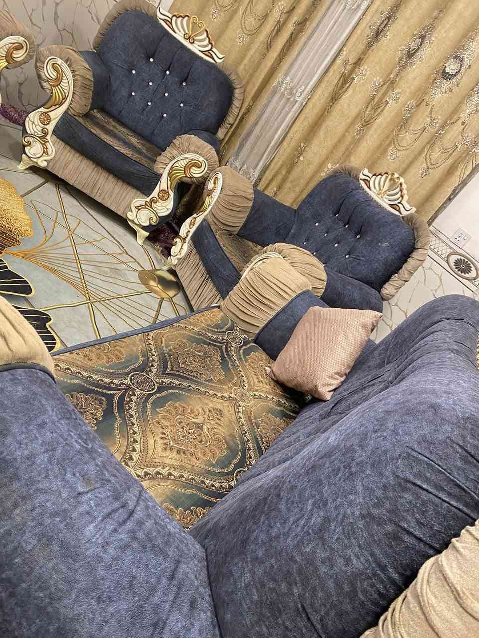 تخم ملكي 7 مقاعد تسكام اي ضرر مابي نضيف السعر 225 وبي مجال المكان كربلاء ***********
